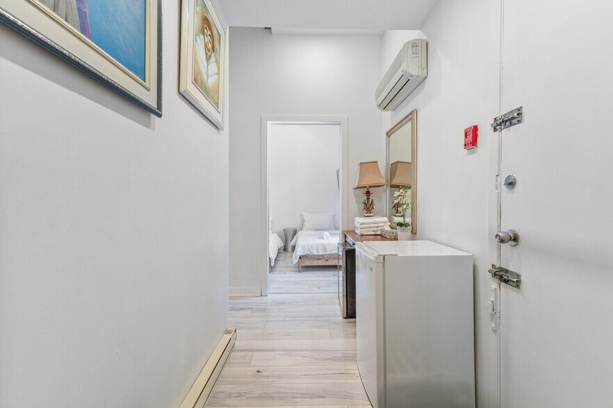 More Photos Of 1023 Rue Berri, Montréal Apartments For Sale