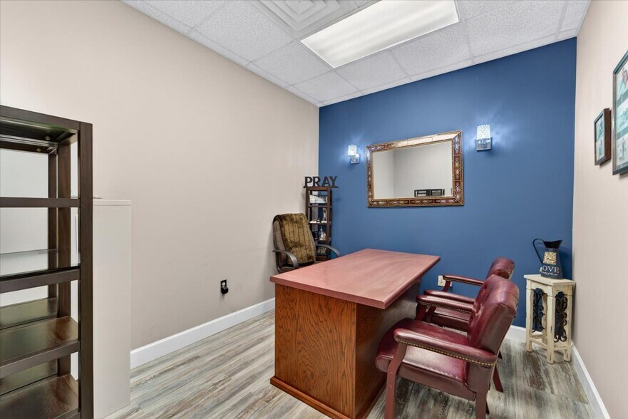 More Photos Of 2055 Blue Spring Rd, Huntsville Storefront Retail Office For Sale
