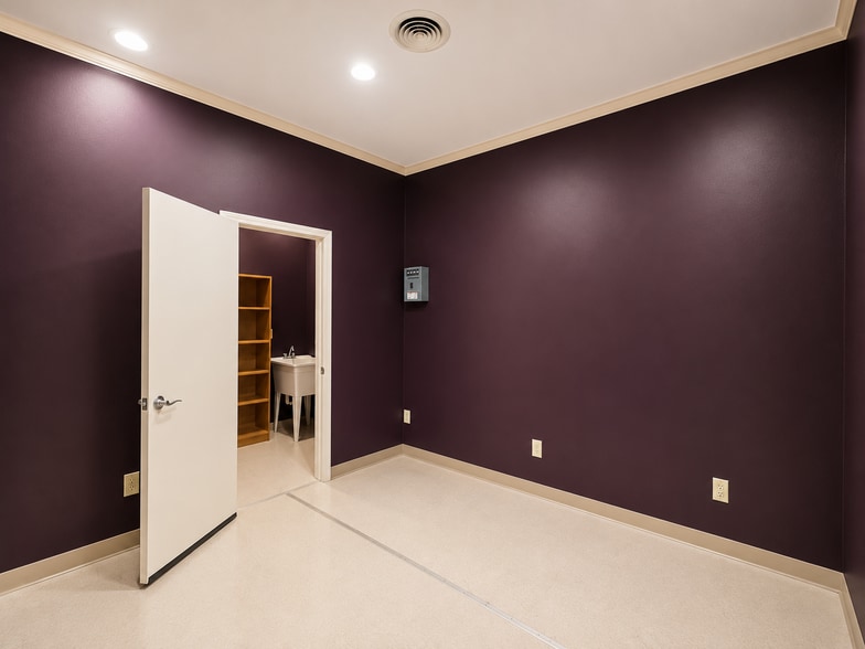 More Photos Of 210 N Liberty St, Jackson Storefront Retail Office For Sale
