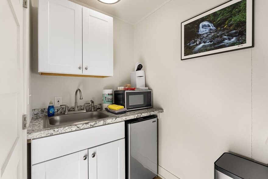 More Photos Of 501 N 4th Ave, Sandpoint Hotel For Sale