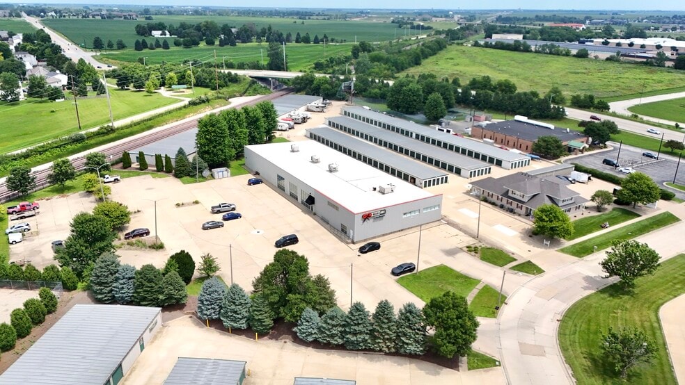 More Photos Of 419 Kays Dr, Normal Industrial For Sale