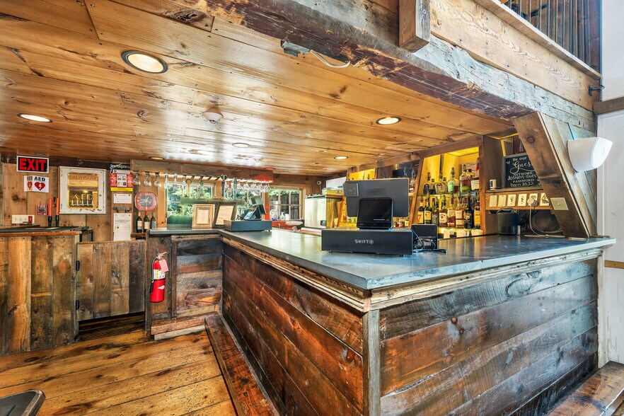 More Photos Of 521 Calef Hwy, Epping Specialty For Sale