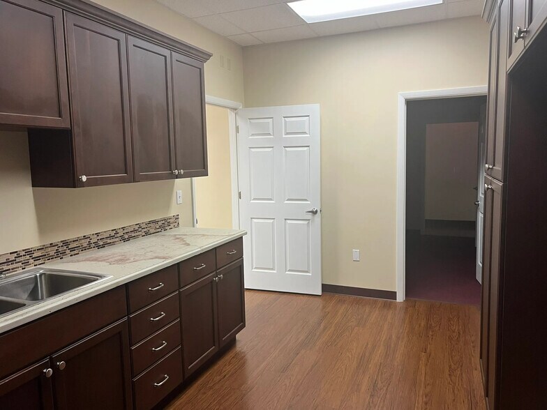 More Photos Of 13570 NW 101st Dr, Alachua Warehouse For Lease