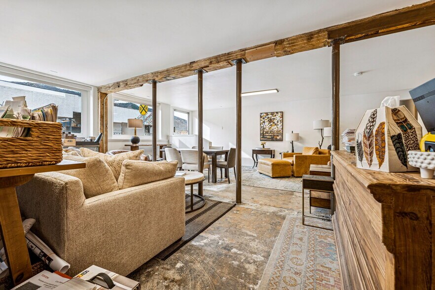 More Photos Of 120 W 9th St, Durango Flex For Lease