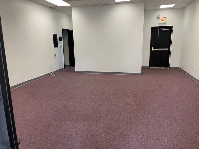 More Photos Of 6591-6599 Collins Dr, Moorpark Unknown For Lease