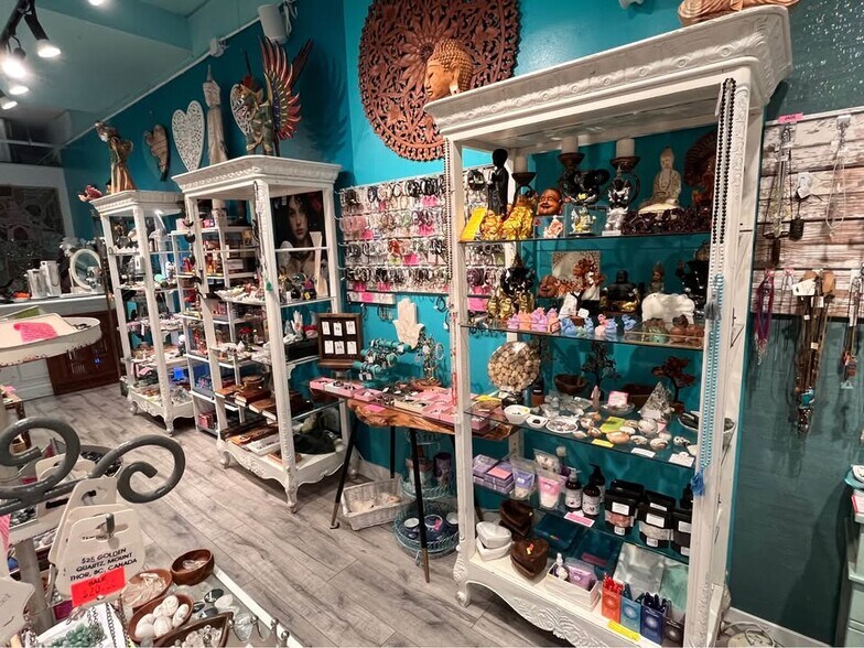 More Photos Of 2987 Granville St, Vancouver General Retail For Lease