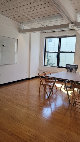 More Photos Of 90 Hamilton St, Cambridge Office For Sale