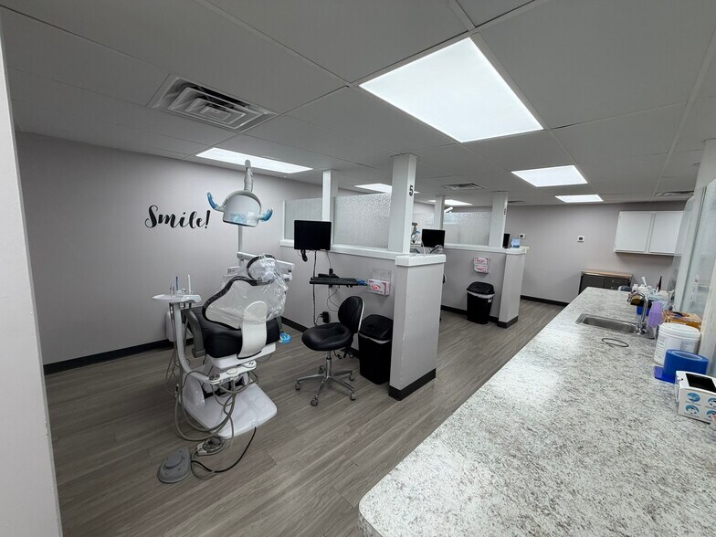 More Photos Of 5703 Martin Luther King Blvd, Houston Medical For Sale