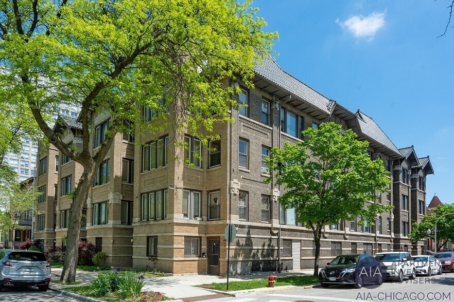 Primary Photo Of 4817 S King Dr, Chicago Apartments For Sale