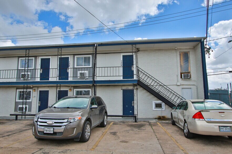 More Photos Of 2524 Gregg St, Houston Apartments For Sale