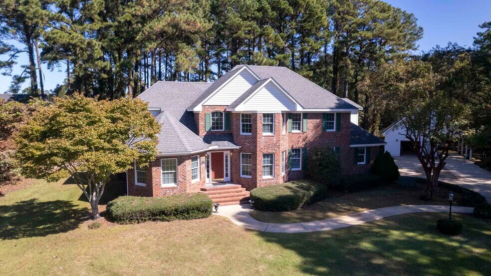 More Photos Of 113 Robert Bruce dr, Manteo Flex For Sale
