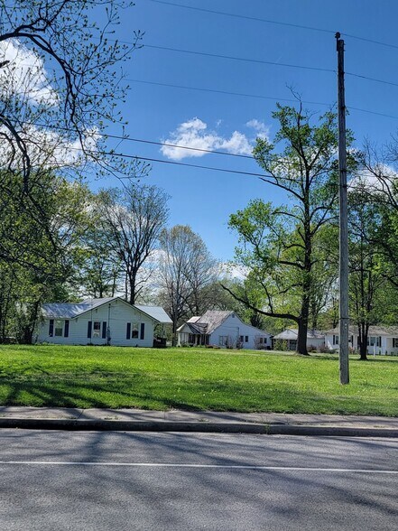 More Photos Of 103 Main Street West, Wartrace Land For Sale
