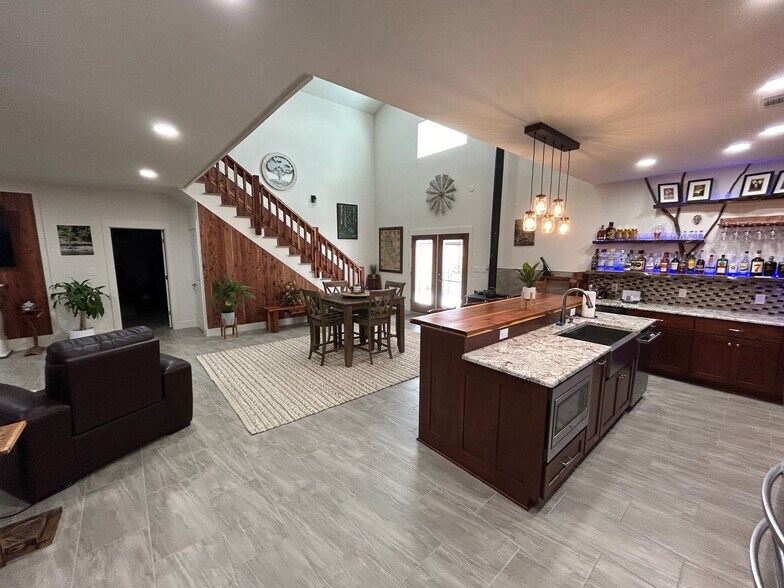 More Photos Of 141 County Road 851, Elizabeth Hotel For Sale