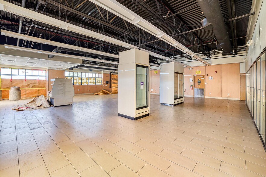 More Photos Of 1470 S Santa Fe Dr, Denver Unknown For Lease