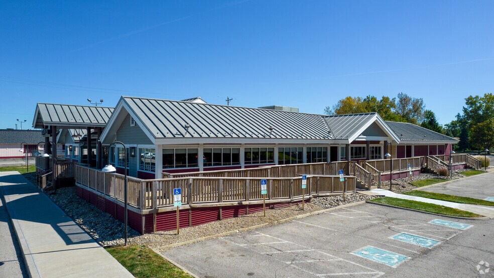 More Photos Of 1691 E Dublin Granville Rd, Columbus Restaurant For Sale