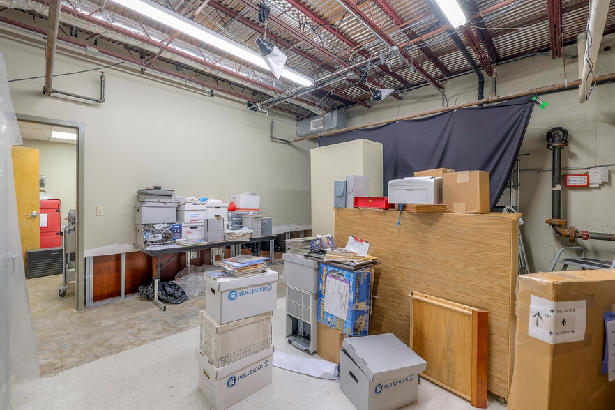 More Photos Of 8880 Ballentine St, Overland Park Office For Sale