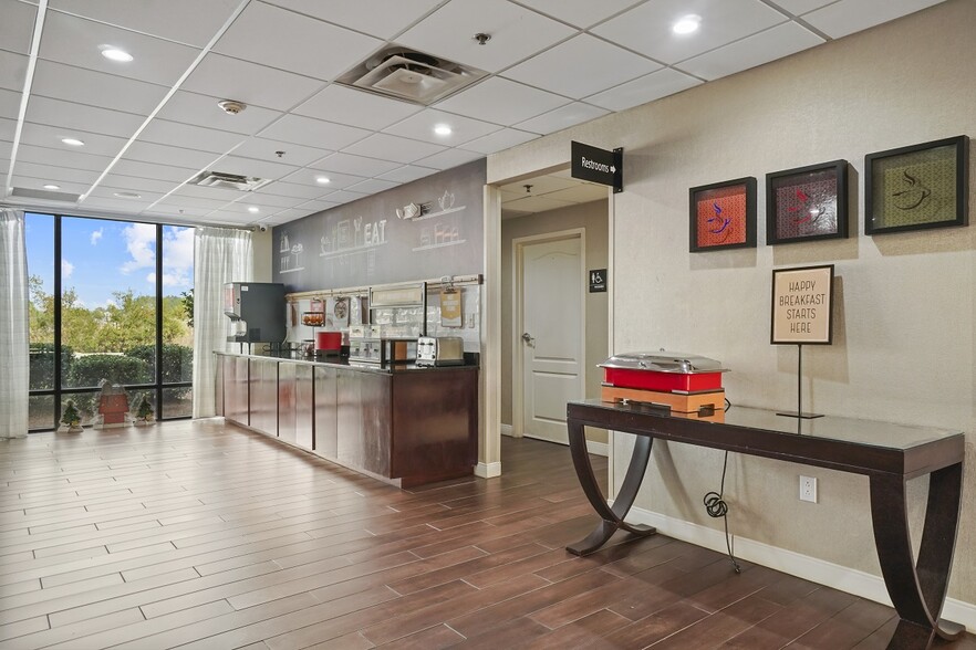 More Photos Of 1500 W 4th St, Adel Hotel For Sale