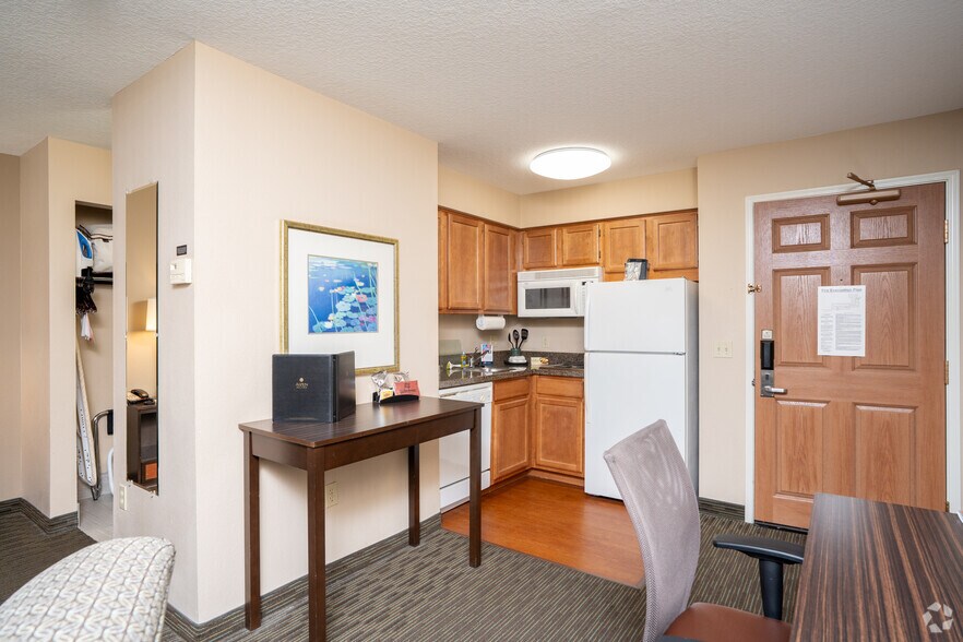 More Photos Of 1211 2nd St SW, Rochester Hospitality For Sale