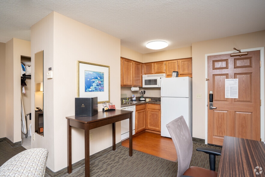 More Photos Of 1211 2nd St SW, Rochester Hospitality For Sale