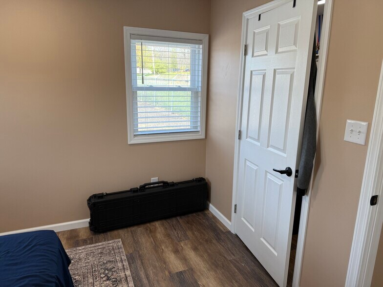 More Photos Of 4881 Pittsburgh Rd, Harrisville Light Distribution For Sale