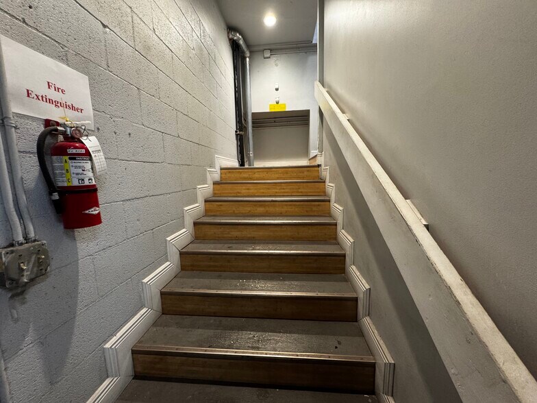 More Photos Of 6151 Pembroke Rd, Hollywood Freestanding For Lease