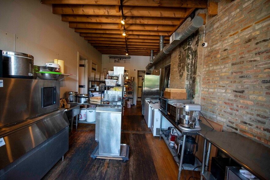 More Photos Of 1829 W Chicago Ave, Chicago Storefront Retail Residential For Lease