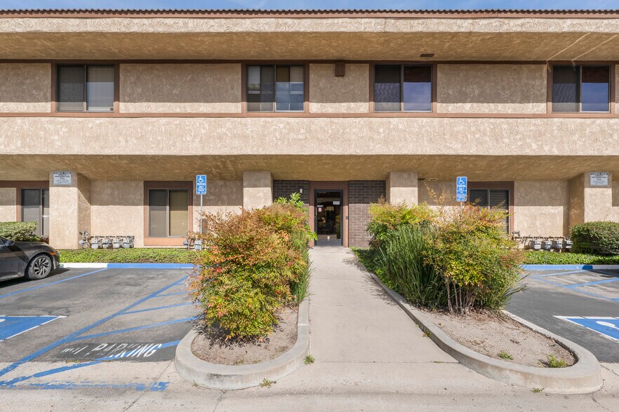 More Photos Of 445 Rosewood Ave, Camarillo Medical For Sale