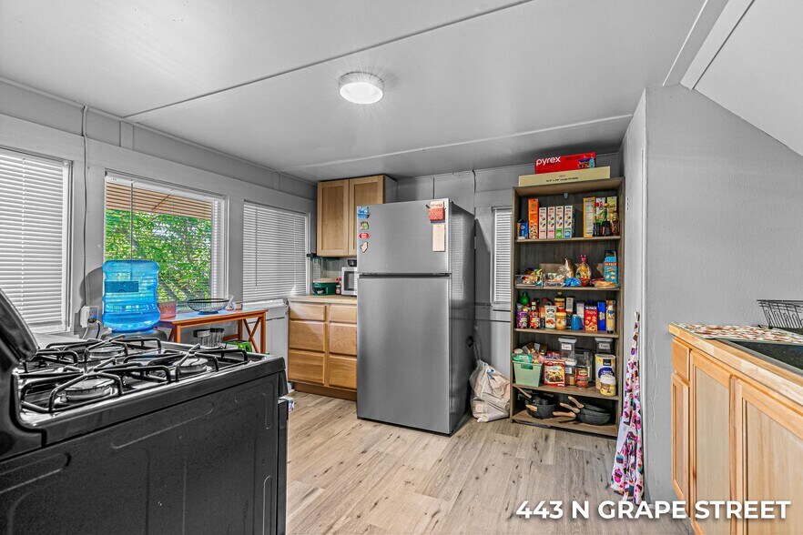 More Photos Of 441 N Grape St, Medford Apartments For Sale