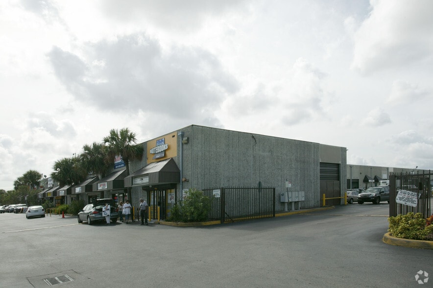 More Photos Of 2930-2960 NW 72nd Ave, Miami Warehouse For Lease