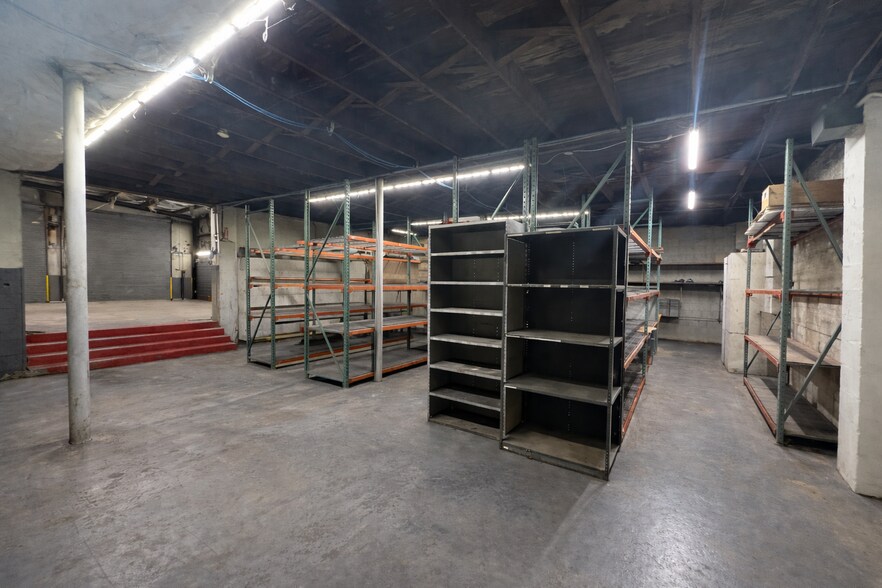 More Photos Of 432 N Royal St, Jackson Warehouse For Lease