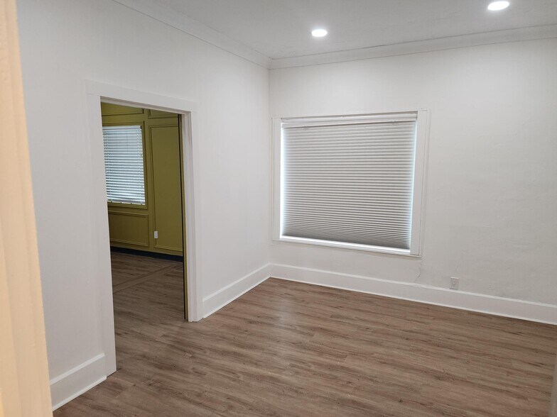 More Photos Of 2820 1st Ave N, Saint Petersburg Storefront Retail Office For Lease