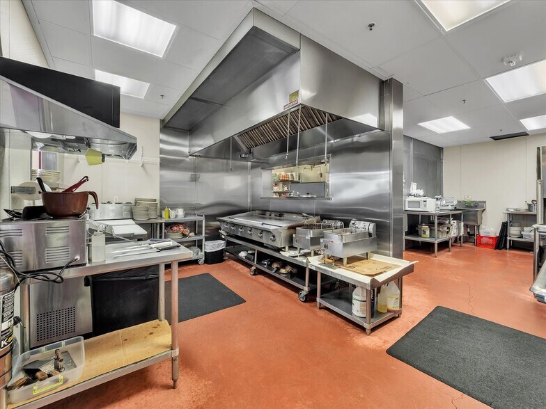 More Photos Of 1421 Pioneer Hwy, Stanwood Restaurant For Sale