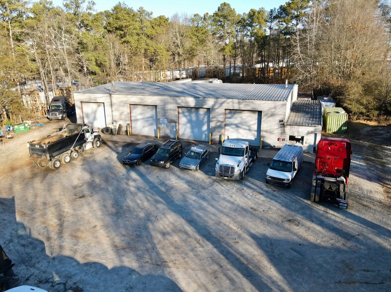 Primary Photo Of 2470 & 2480 Forest Pky, Ellenwood Service For Sale