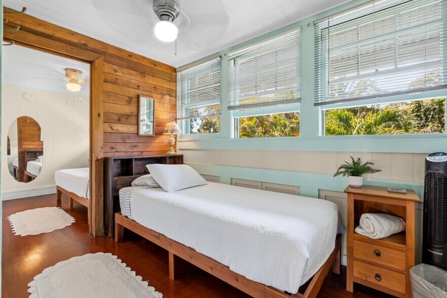 More Photos Of 1896 Kalanianaole St, Hilo Hospitality For Sale