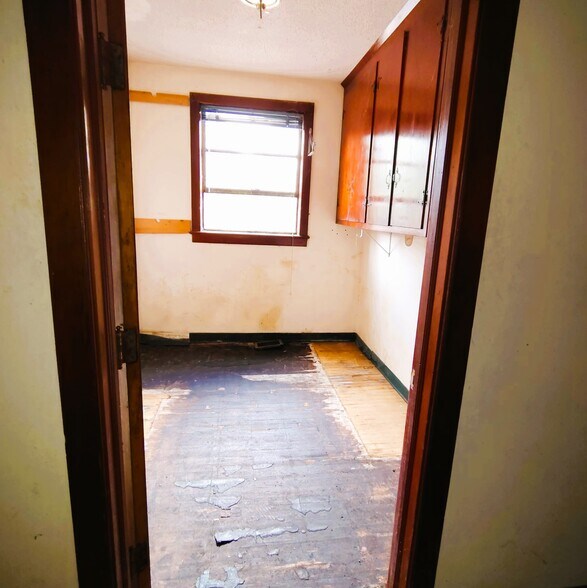 More Photos Of 102 Market St, Timmonsville Medical For Sale