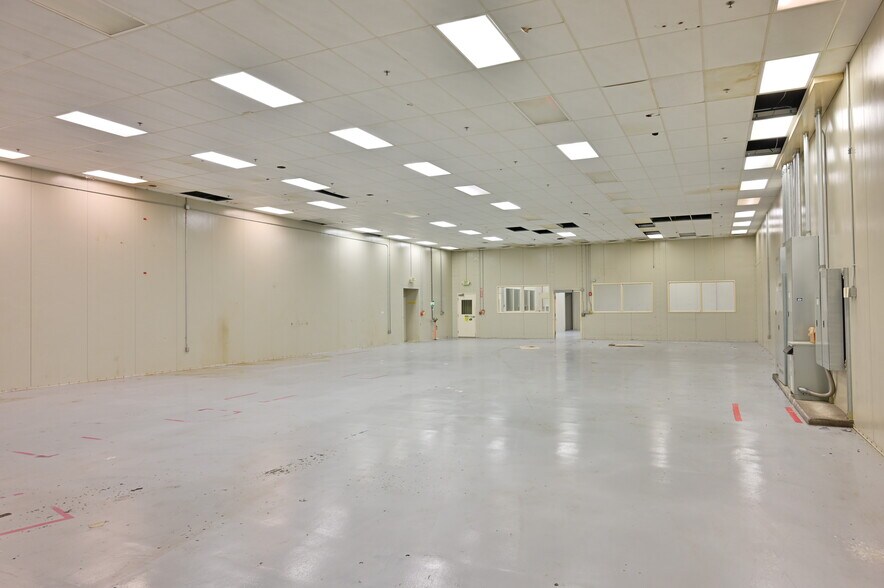 More Photos Of 7500 US 11 W, Rogersville Manufacturing For Lease