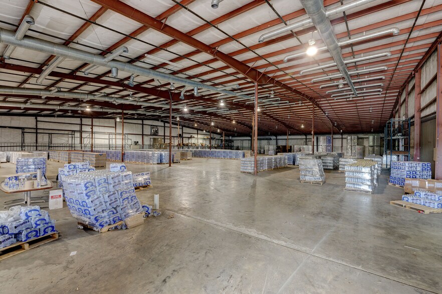 More Photos Of 25389 Blakely Rd, Arlington Warehouse For Lease