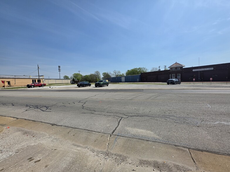 More Photos Of 220 Madison st, Webb City Industrial For Sale