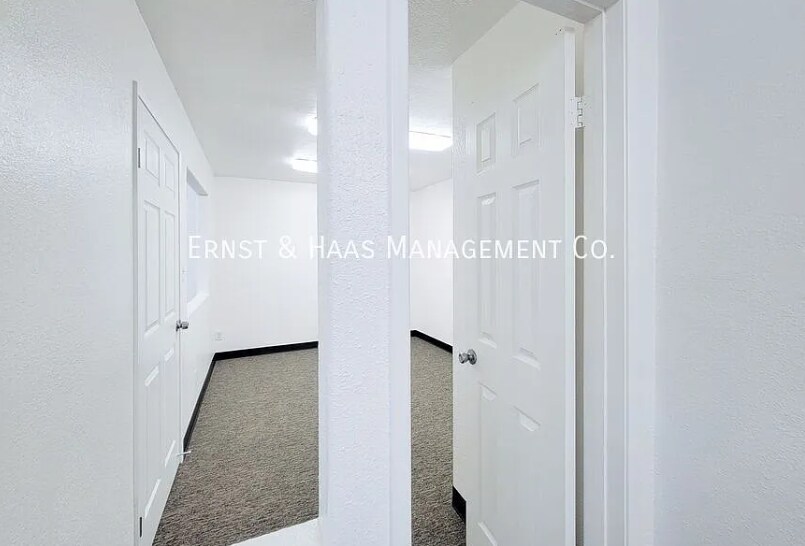 More Photos Of 5540 Atlantic Ave, Long Beach Office Residential For Lease