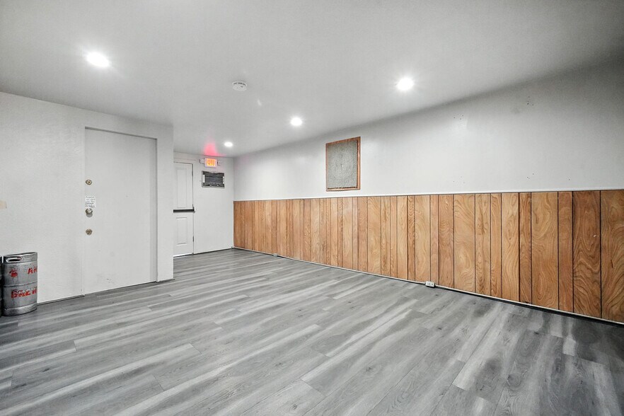 More Photos Of 105 Main St, Jackson Bar For Sale