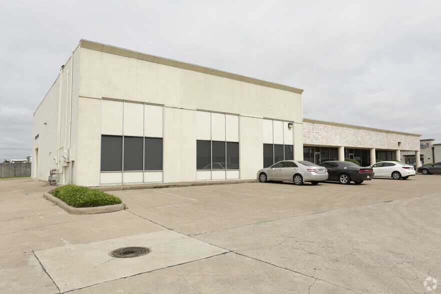 More Photos Of 1108 Dobie Dr, Plano Flex For Lease