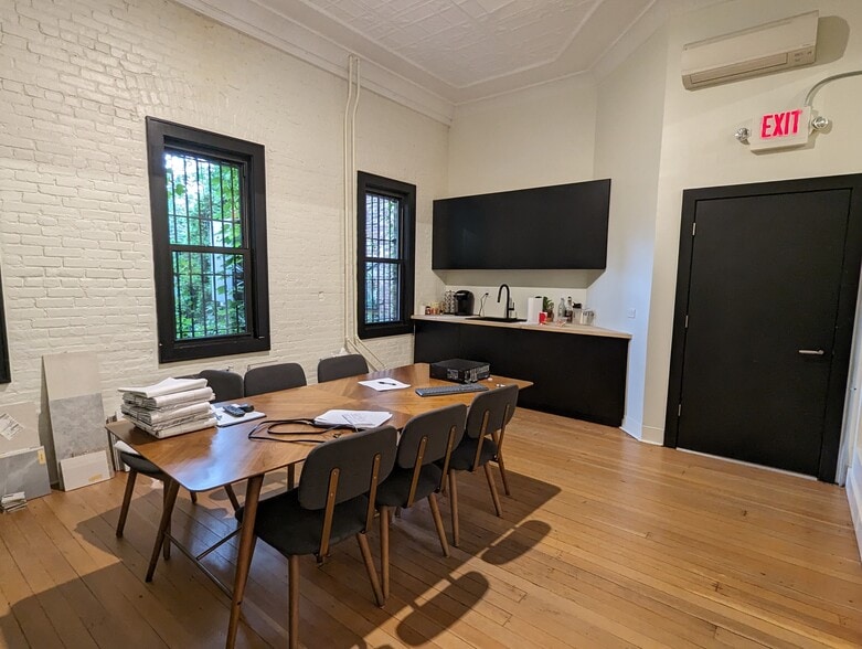 More Photos Of 186 Ocean Ave, Jersey City Storefront Retail Residential For Lease