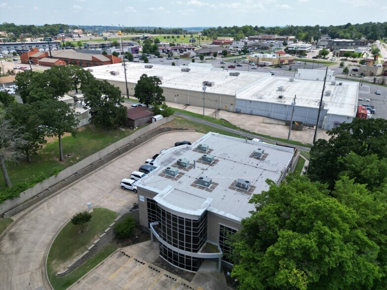 More Photos Of 5704 Euper Ln, Fort Smith Loft Creative Space For Sale