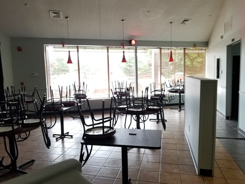 More Photos Of 574 Washington St, Easton Freestanding For Lease