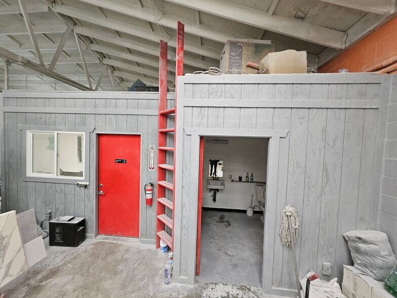 More Photos Of 1401 S Alameda St, Compton Warehouse For Sale