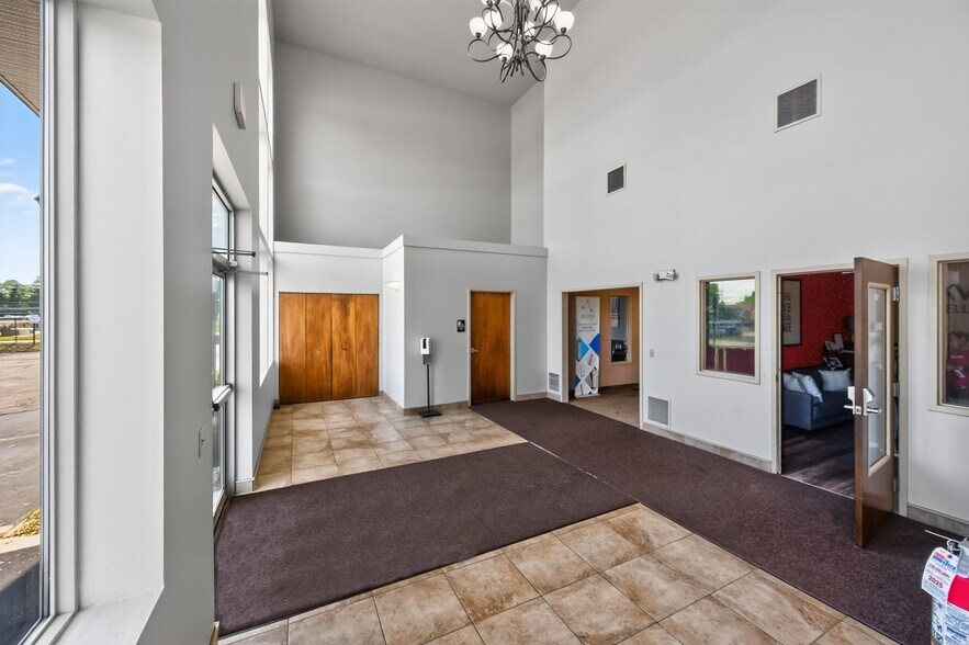 More Photos Of 32875 Solon Rd, Solon Medical For Sale