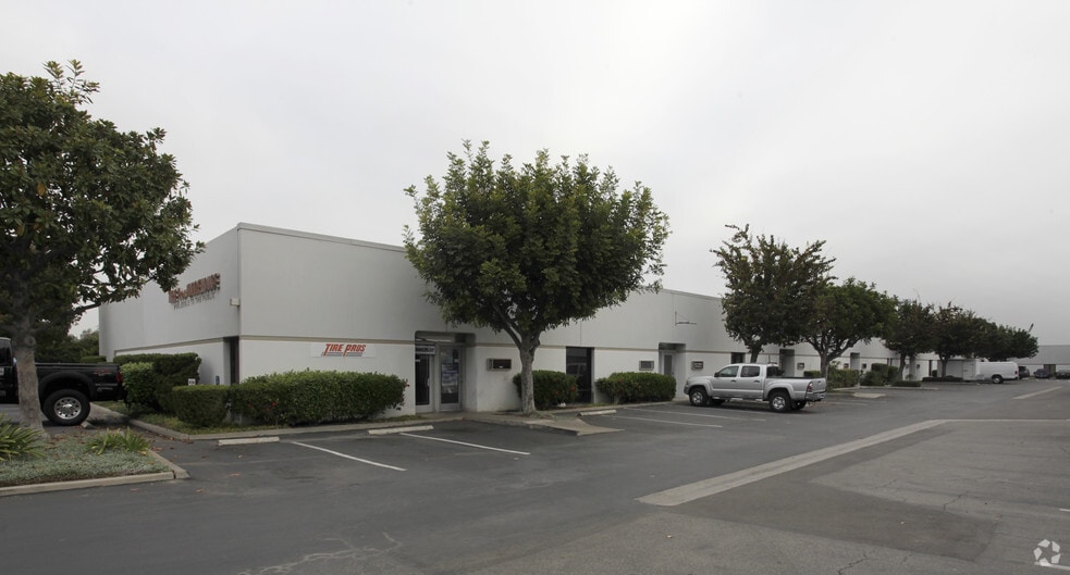More Photos Of 18300-18326 Ward St, Fountain Valley Warehouse For Lease