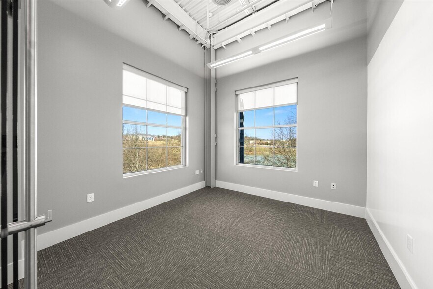 More Photos Of 2099 Thunderhead Rd, Knoxville Loft Creative Space For Sale