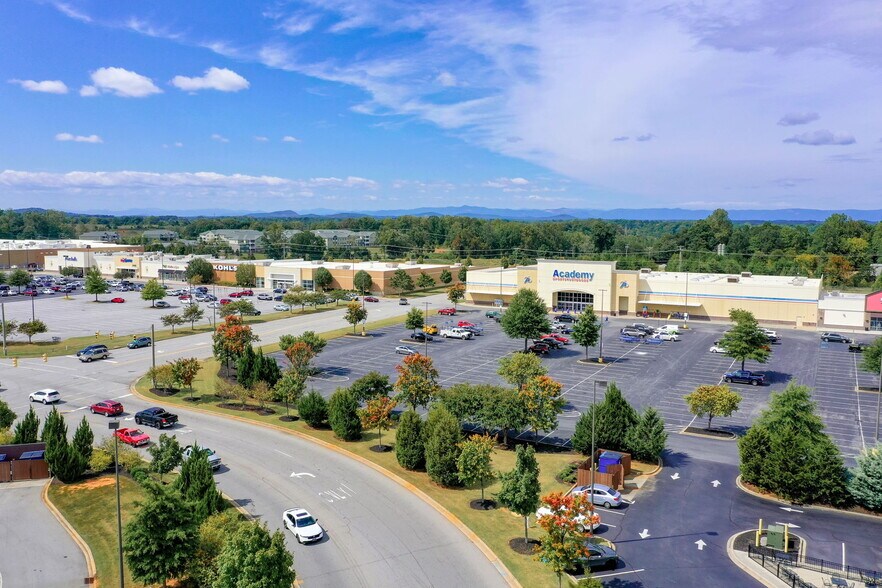 More Photos Of 225 Rolling Hills Cir, Easley Storefront Retail Office For Lease