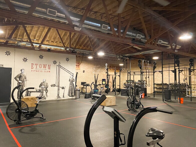 More Photos Of 2401 Main St, Evanston Warehouse For Sale